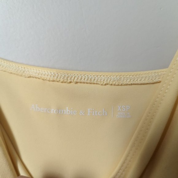 Abercrombie and Fitch Pleated Traveler Mini Dress - Picture 4 of 9